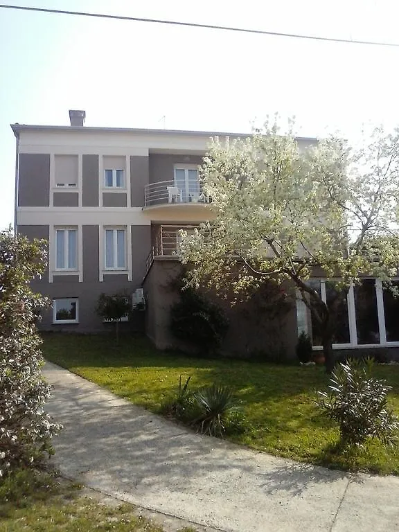 Apartments Villa Lilly Pula 0*,